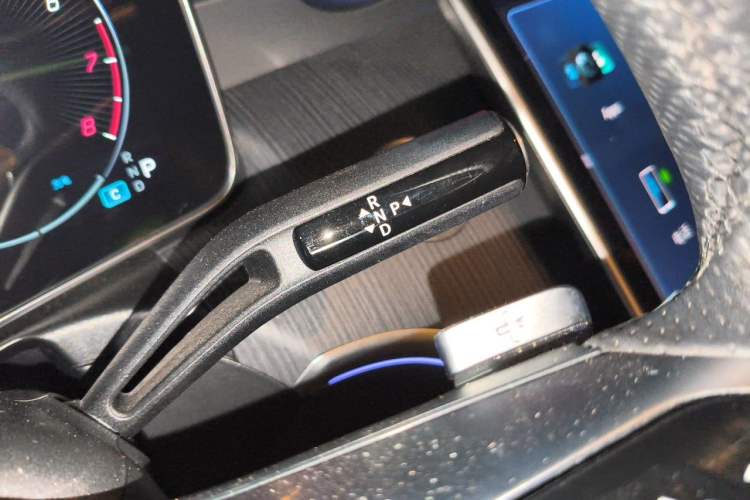 Used Mercedes-Benz C-Class 2024 C 260 L Sport Edition Gear Lever