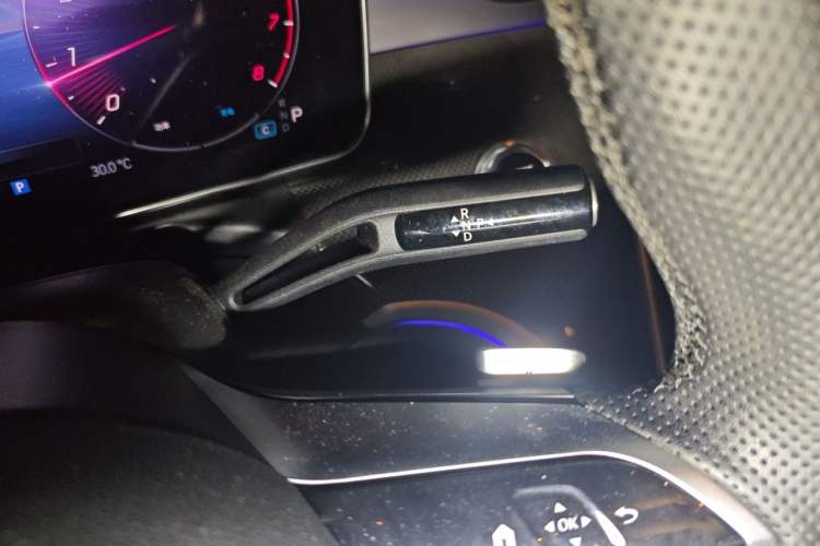 Used Mercedes-Benz C-Class 2024 Facelift C 260 L Gear Lever