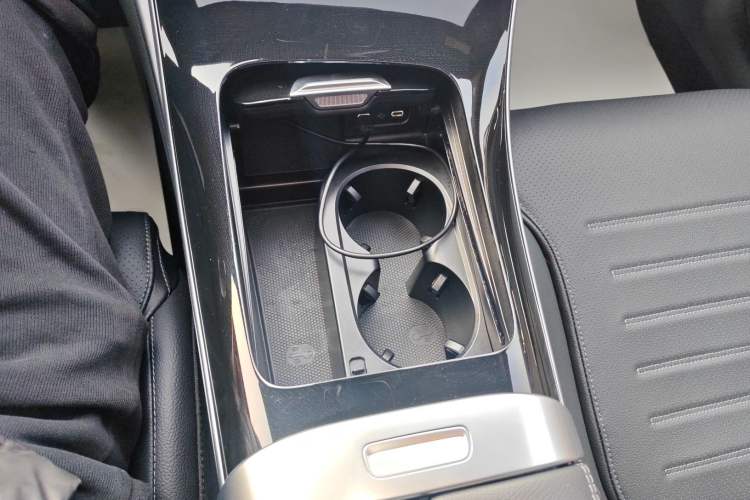 Used Mercedes-Benz C-Class 2024 C 200 L Sport Edition Gear Lever