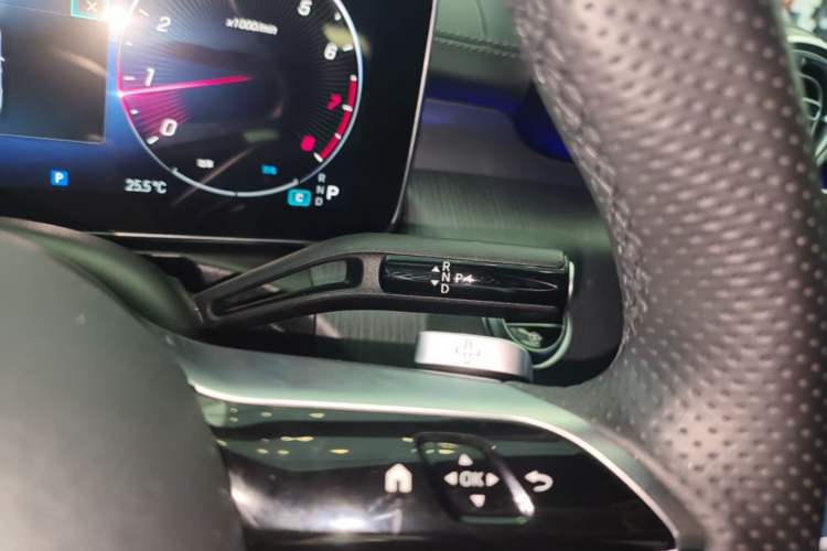 Used Mercedes-Benz C-Class 2024 C 260 L Sport Edition Gear Lever