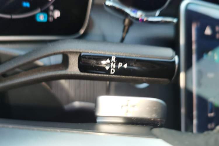 Used Mercedes-Benz C-Class 2024 Restyled C 200 L Sport Edition Gear Lever