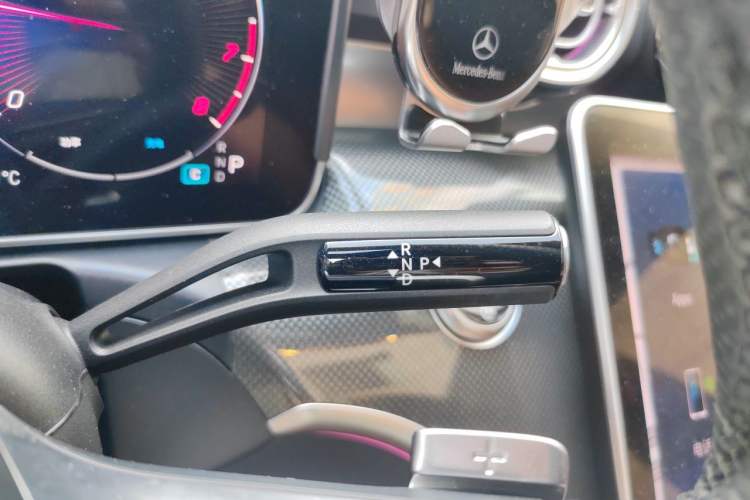 Used Mercedes-Benz C-Class 2024 Restyled C 260 L Sport Edition Gear Lever
