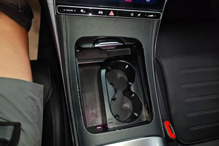 Used Mercedes-Benz C-Class 2024 Second Facelift C 260 L Starry Night Sport Edition Gear Lever