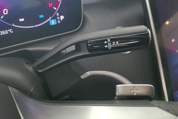 Used Mercedes-Benz C-Class 2024 C 260 L Sport Edition Gear Lever