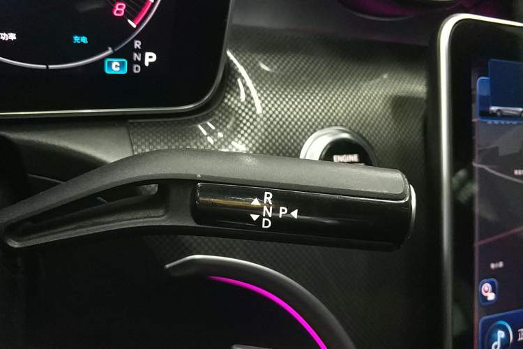 Used Mercedes-Benz C-Class 2024 Restyled C 260 L Sport Edition Gear Lever