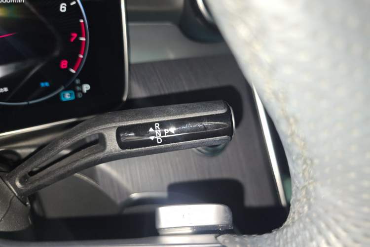 Used Mercedes-Benz C-Class 2024 C 200 L Sport Edition Gear Lever