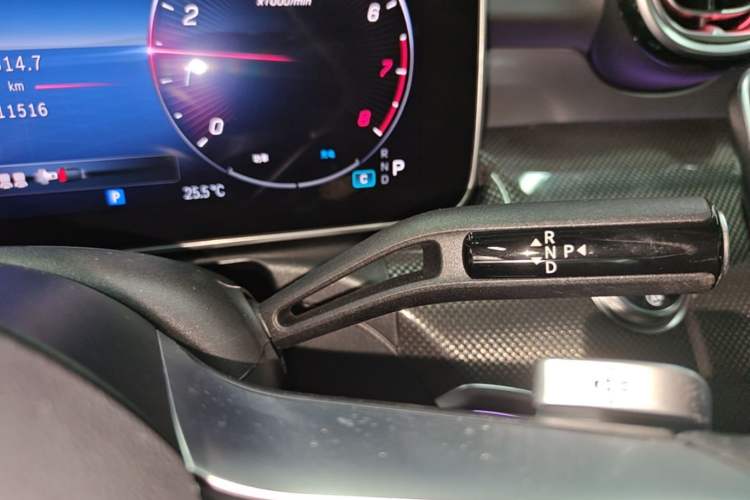 Used Mercedes-Benz C-Class 2024 Second Facelift C 260 L Sport Edition Gear Lever