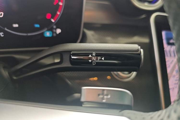 Used Mercedes-Benz C-Class 2024 Facelifted C-Class 260 L Night Edition Sports Version Gear Lever