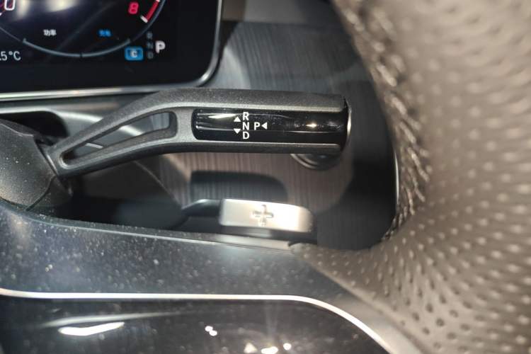 Used Mercedes-Benz C-Class 2024 C 200 L Sport Edition Gear Lever