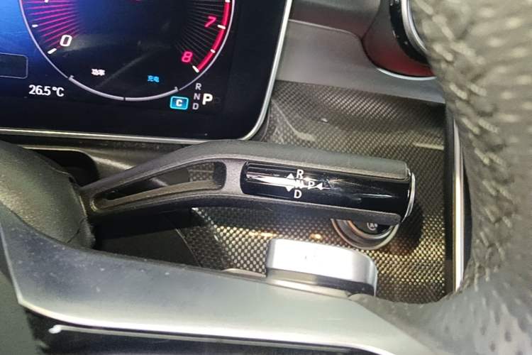 Used Mercedes-Benz C-Class 2024 Second Facelift C 260 L Sport Edition Gear Lever