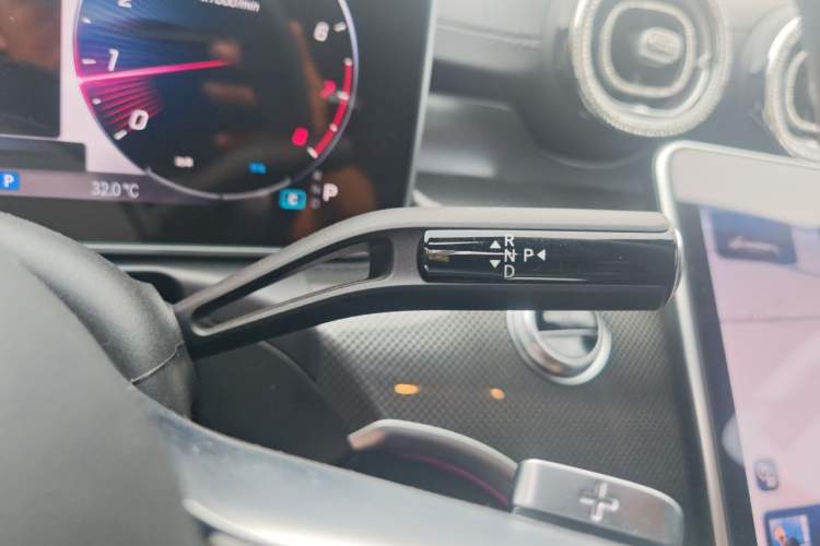 Used Mercedes-Benz C-Class 2024 C 260 L Sport Edition Gear Lever