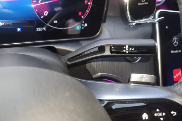 Used Mercedes-Benz C-Class 2024 C 200 L Sport Edition Gear Lever