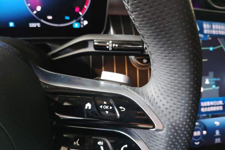 Used Mercedes-Benz C-Class 2024 C 200 L Sport Edition Gear Lever