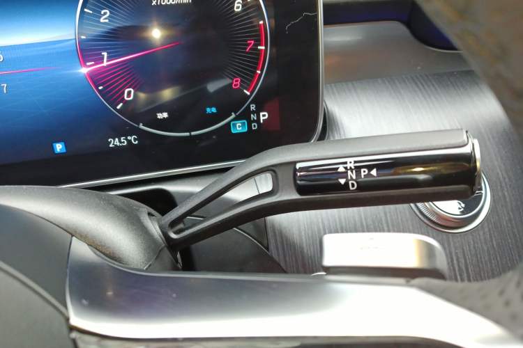 Used Mercedes-Benz C-Class 2024 C 200 L Sport Edition Gear Lever