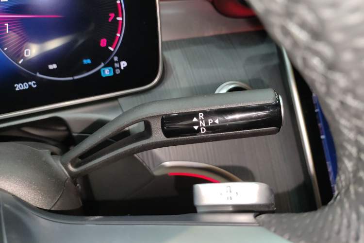 Used Mercedes-Benz C-Class 2024 Facelifted C-Class 260 L Night Edition Sports Version Gear Lever