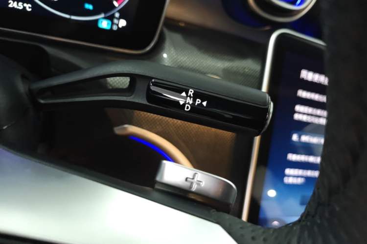 Used Mercedes-Benz C-Class 2024 Restyled C 260 L Sport Edition Gear Lever