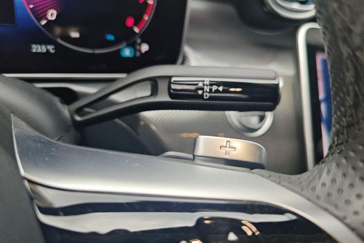 Used Mercedes-Benz C-Class 2024 C 260 L Sport Edition Gear Lever