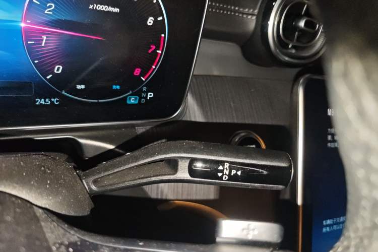 Used Mercedes-Benz C-Class 2024 C 260 L Brilliant Night Sports Edition Gear Lever