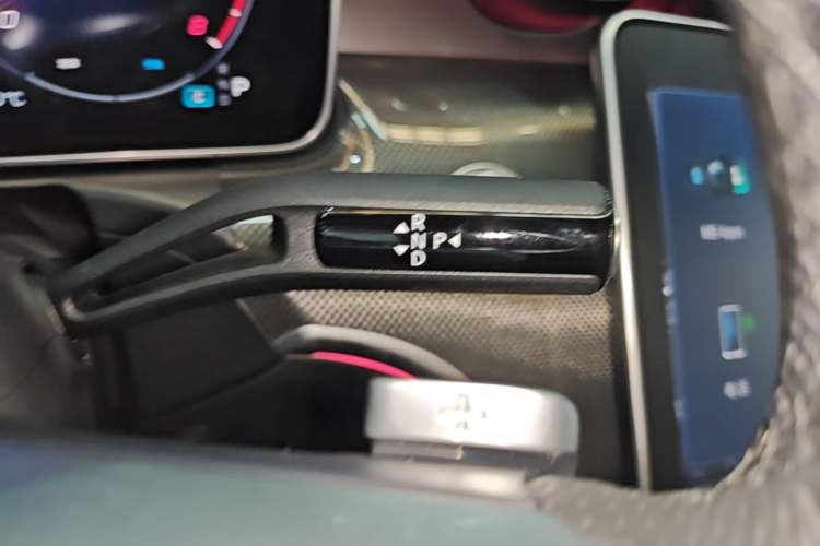 Used Mercedes-Benz C-Class 2024 C 260 L Sport Edition Gear Lever