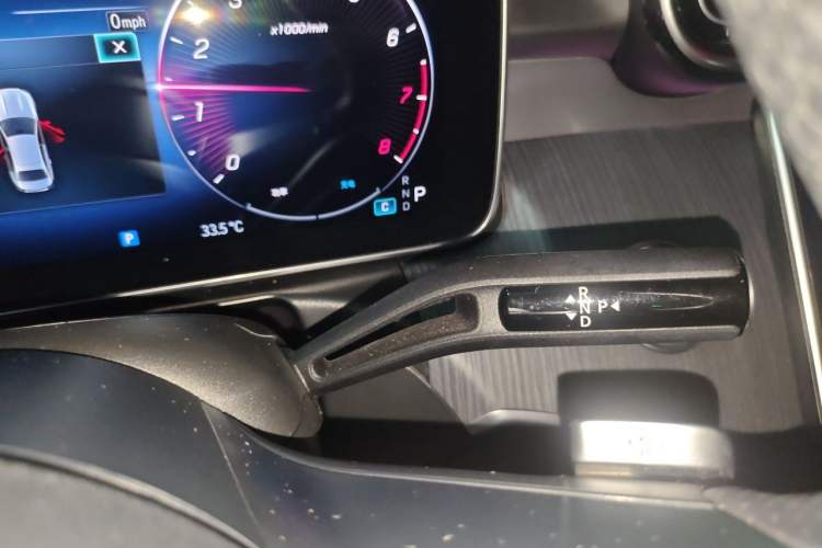 Used Mercedes-Benz C-Class 2024 C 200 L Sport Edition Gear Lever