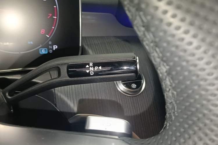 Used Mercedes-Benz C-Class 2024 C 200 L Sport Edition Gear Lever
