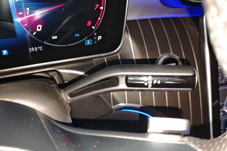 Used Mercedes-Benz C-Class 2024 Facelifted C-Class 260 L Night Edition Sports Version Gear Lever