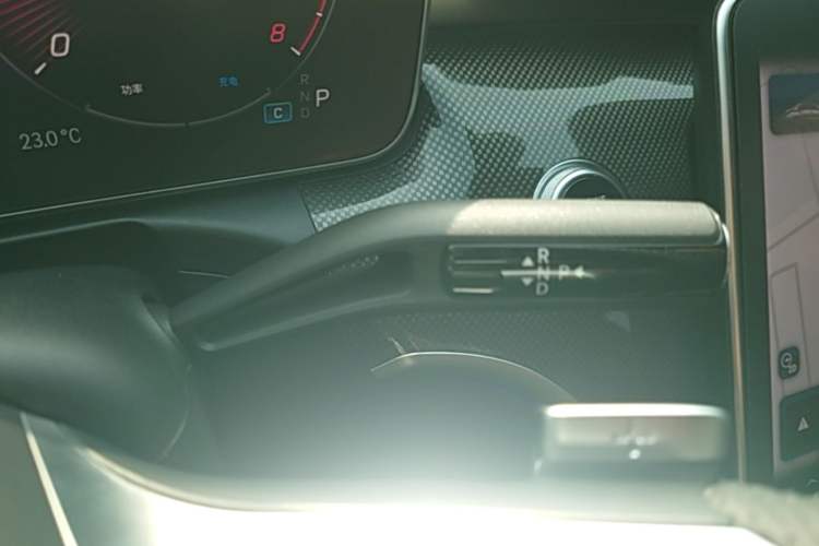 Used Mercedes-Benz C-Class 2024 Second Facelift C 260 L Starry Night Sport Edition Gear Lever