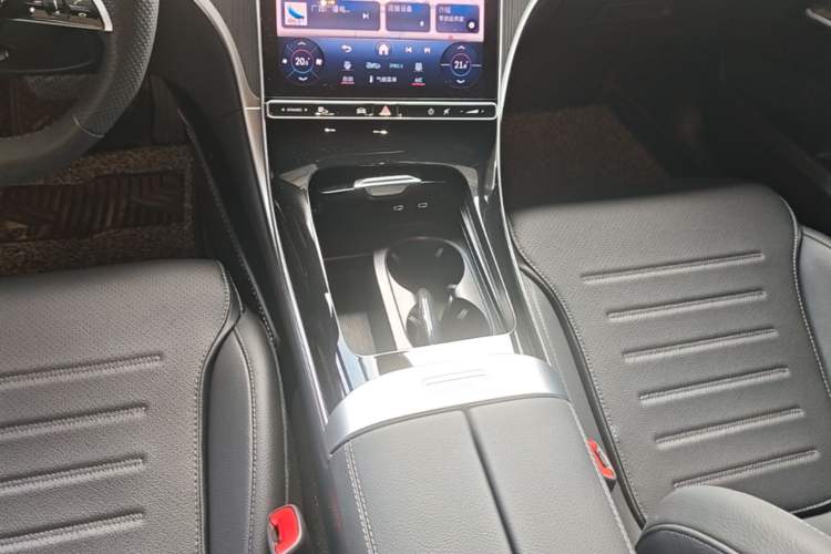 Used Mercedes-Benz C-Class 2024 C 200 L Sport Edition Gear Lever