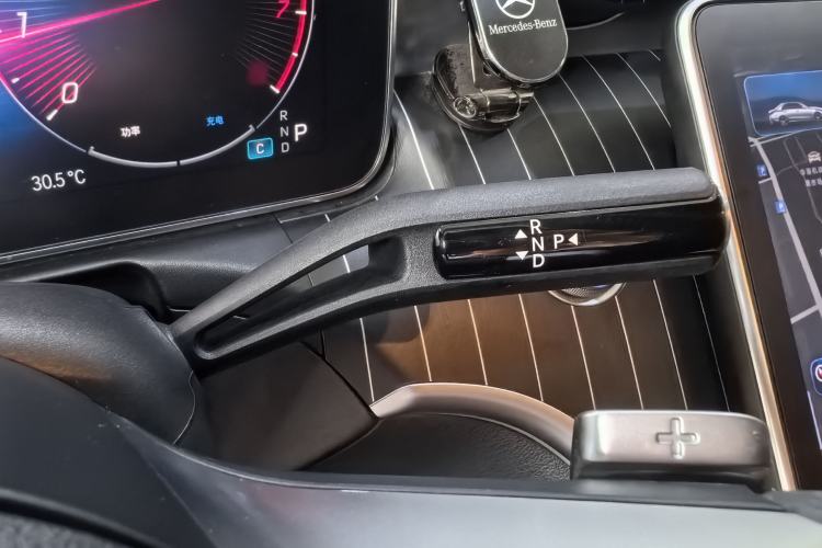 Used Mercedes-Benz C-Class 2024 Second Facelift C 260 L Sport Edition Gear Lever