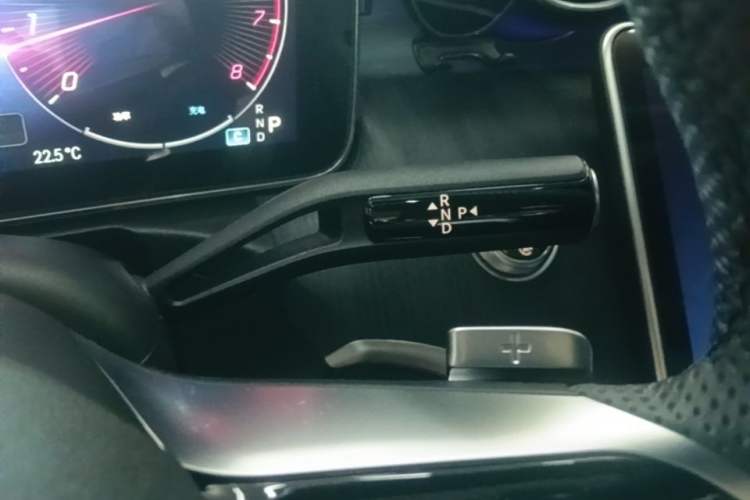 Used Mercedes-Benz C-Class 2024 C 200 L Sport Edition Gear Lever