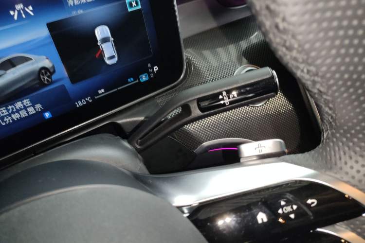 Used Mercedes-Benz C-Class 2024 Restyled C 260 L Sport Edition Gear Lever