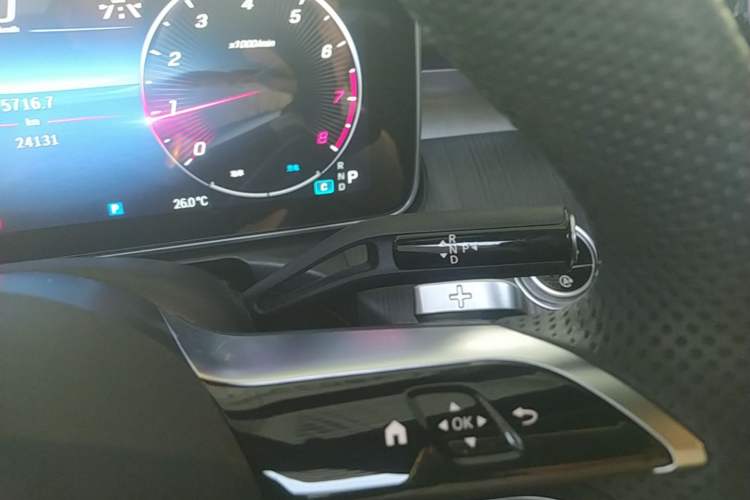 Used Mercedes-Benz C-Class 2024 C 200 L Sport Edition Gear Lever