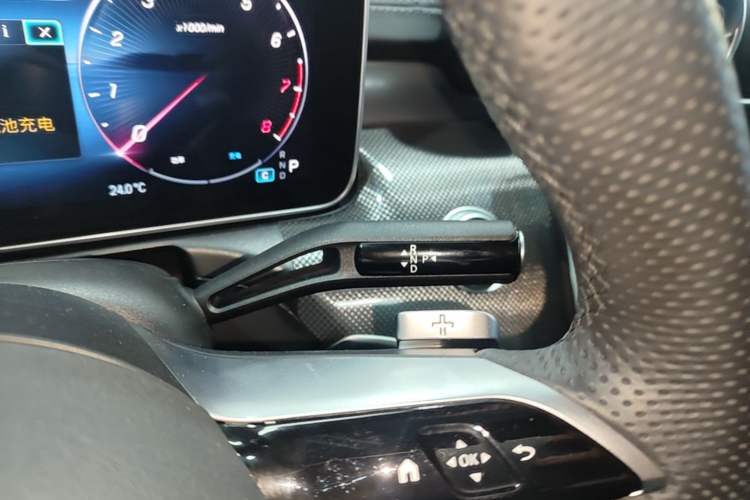 Used Mercedes-Benz C-Class 2024 Facelifted C-Class 260 L Night Edition Sports Version Gear Lever