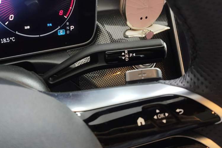 Used Mercedes-Benz C-Class 2024 Restyled C 260 L Sport Edition Gear Lever