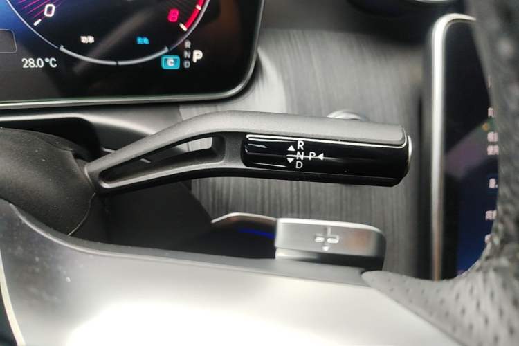 Used Mercedes-Benz C-Class 2024 Restyled C 260 L Sport Edition Gear Lever