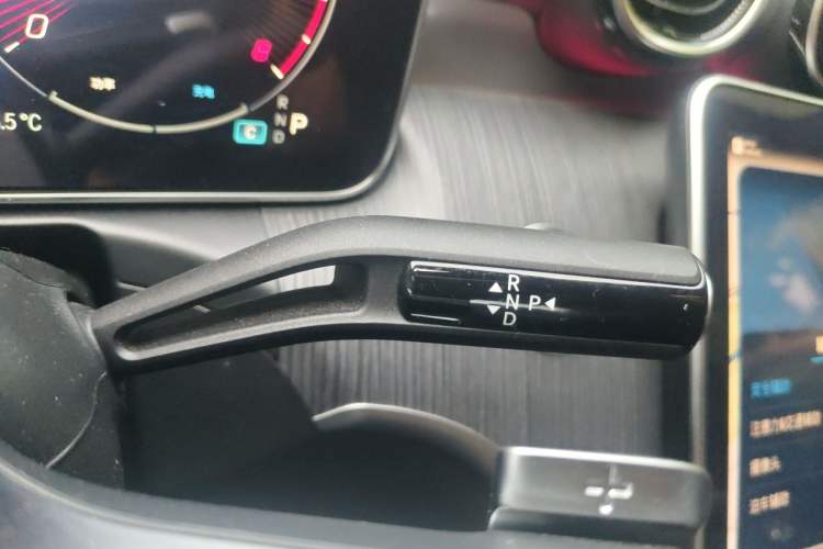 Used Mercedes-Benz C-Class 2024 C 200 L Sport Edition Gear Lever