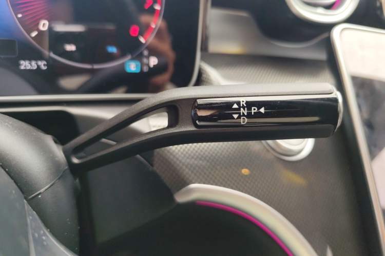 Used Mercedes-Benz C-Class 2024 Facelifted C-Class 260 L Night Edition Sports Version Gear Lever