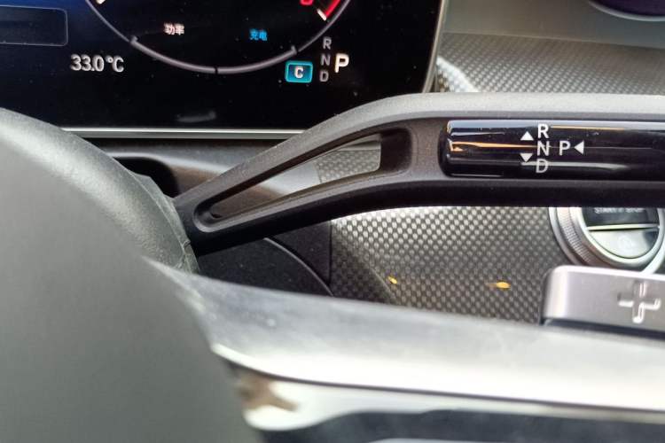 Used Mercedes-Benz C-Class 2024 Second Facelift C 260 L Starry Night Sport Edition Gear Lever