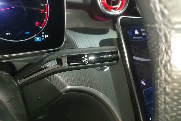 Used Mercedes-Benz C-Class 2024 Facelift C 260 L Night Edition Sport Version Gear Lever