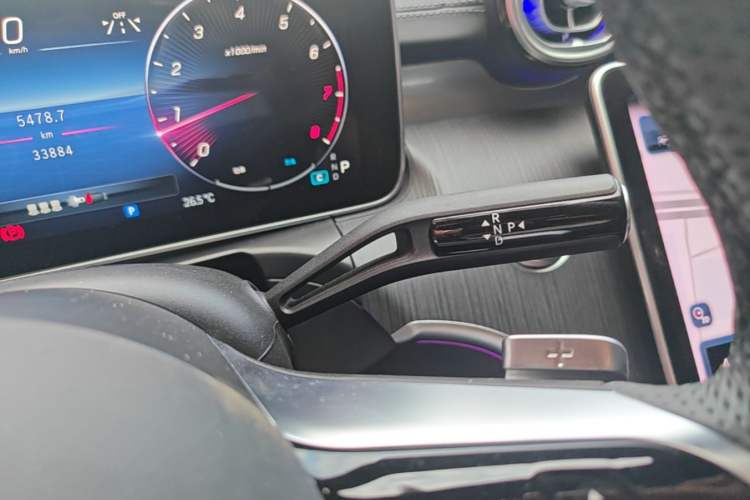 Used Mercedes-Benz C-Class 2024 C 260 L Sport Edition Gear Lever