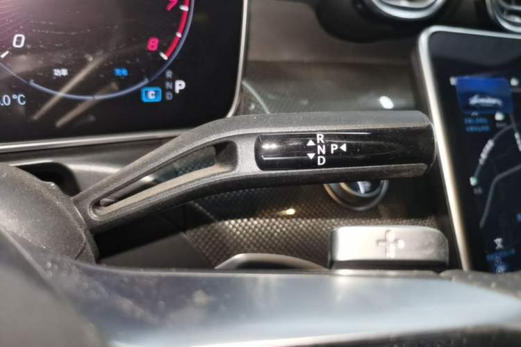 Used Mercedes-Benz C-Class 2024 Second Facelift C 260 L Sport Edition Gear Lever