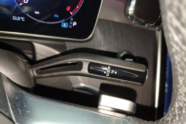 Used Mercedes-Benz C-Class 2024 C 200 L Sport Edition Gear Lever