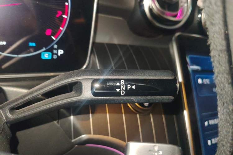 Used Mercedes-Benz C-Class 2024 Restyled C 260 L Sport Edition Gear Lever