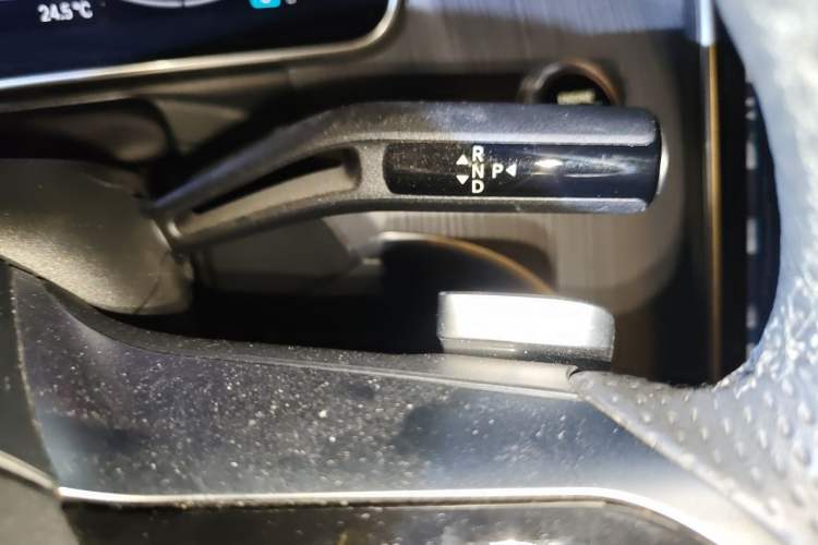 Used Mercedes-Benz C-Class 2024 C 200 L Sport Edition Gear Lever