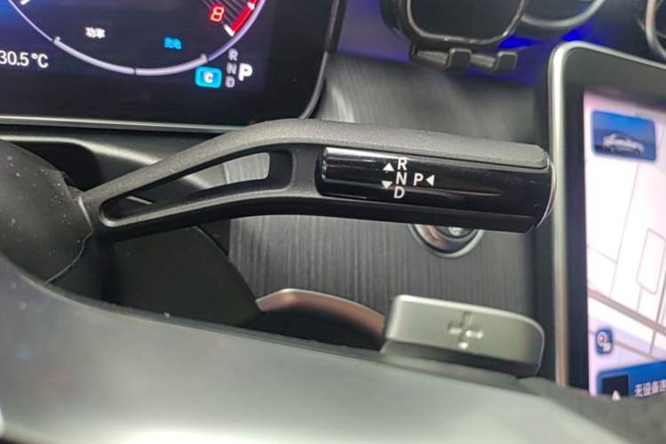 Used Mercedes-Benz C-Class 2024 Restyled C 200 L Sport Edition Gear Lever