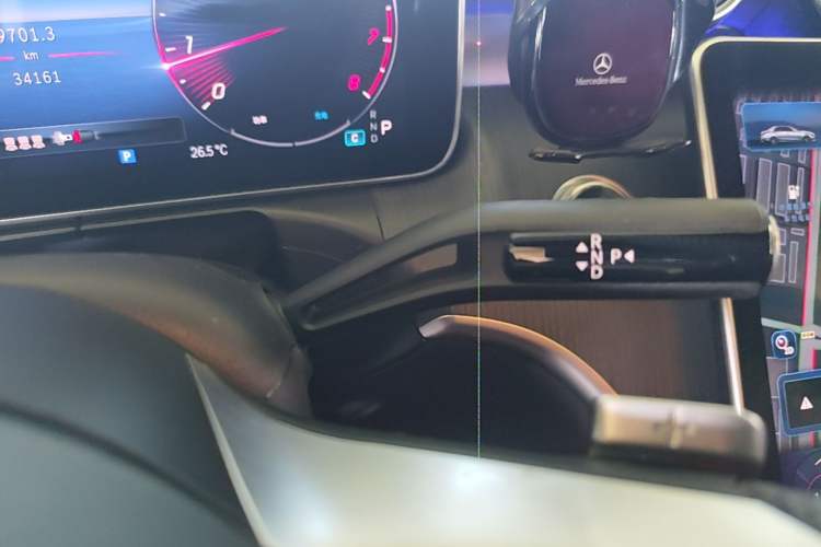 Used Mercedes-Benz C-Class 2024 Restyled C 200 L Sport Edition Gear Lever