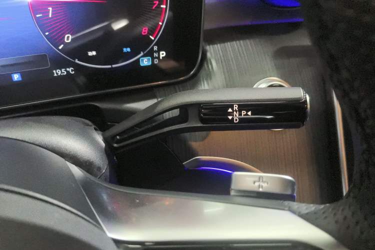 Used Mercedes-Benz C-Class 2024 Restyled C 260 L Sport Edition Gear Lever