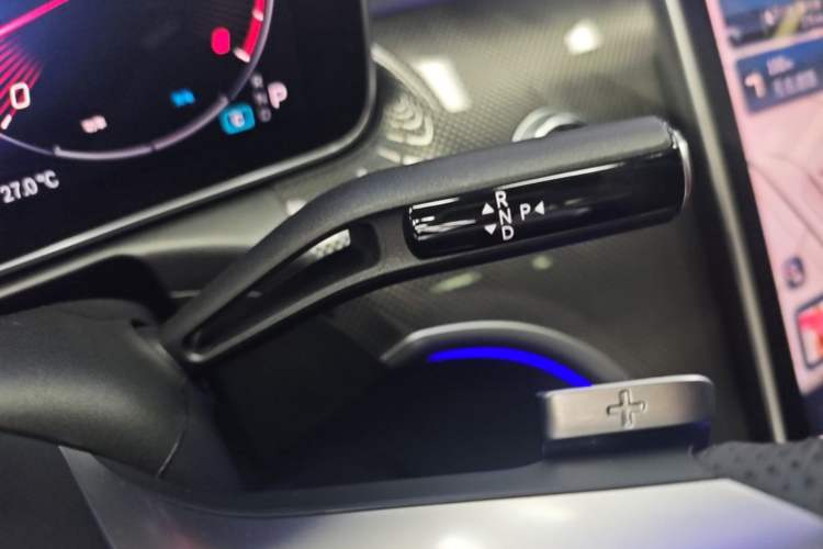 Used Mercedes-Benz C-Class 2024 Restyled C 260 L Sport Edition Gear Lever