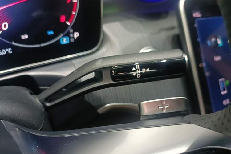 Used Mercedes-Benz C-Class 2024 C 200 L Sport Edition Gear Lever