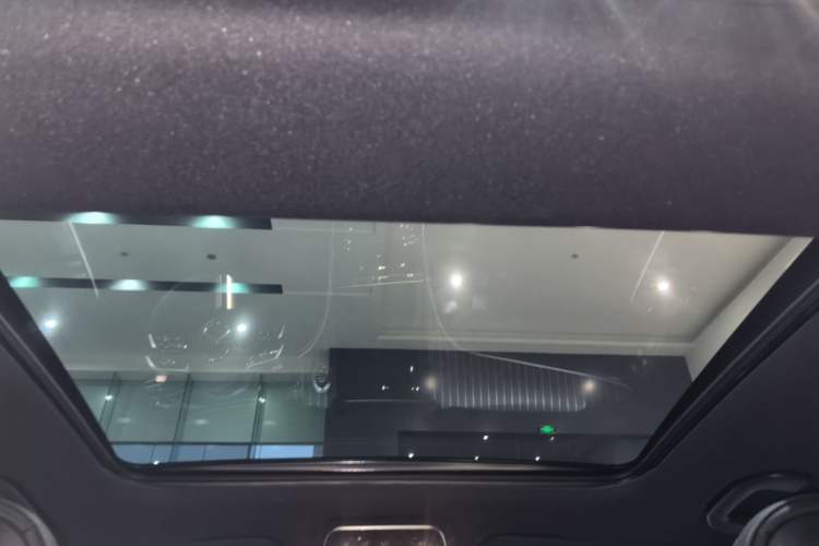 Used Mercedes-Benz C-Class 2024 Facelifted C-Class 260 L Night Edition Sports Version Headliner